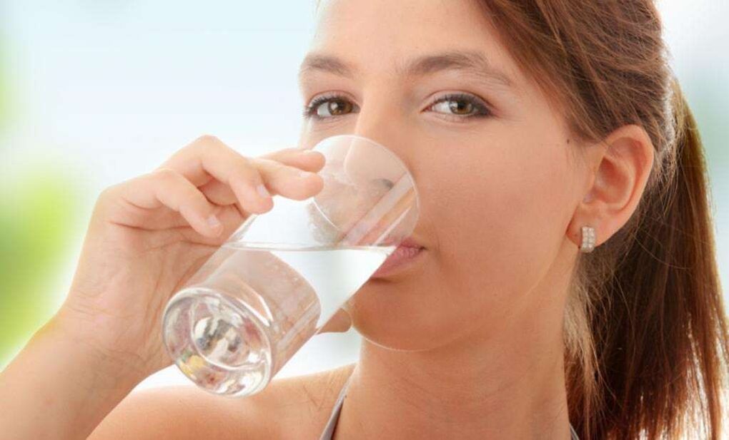 Το Diarform Plus ξεπλένεται με νερό χωρίς αέριο